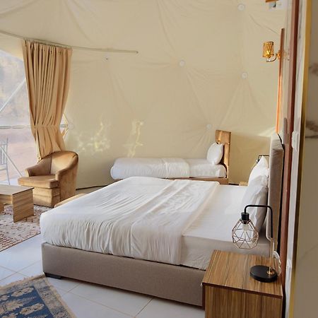 Rum Four Mountain Luxury Camp Wadi Rum Eksteriør bilde