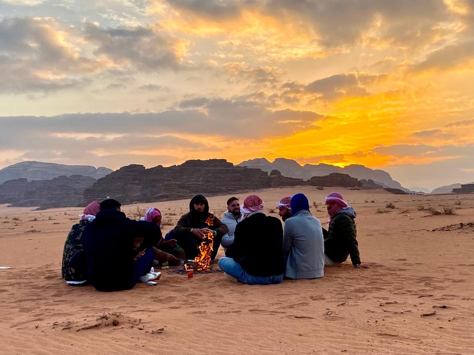 Rum Four Mountain Luxury Camp Wadi Rum Eksteriør bilde