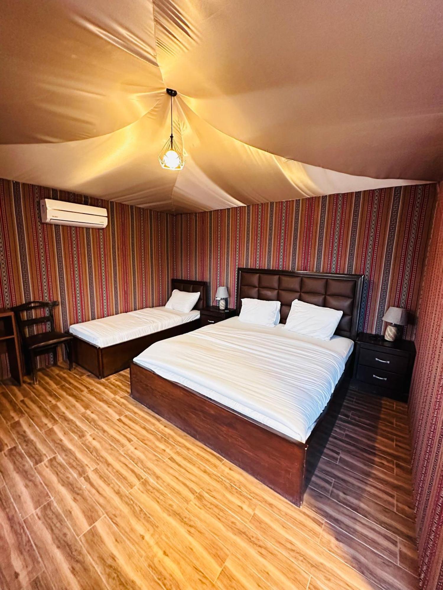 Rum Four Mountain Luxury Camp Wadi Rum Eksteriør bilde