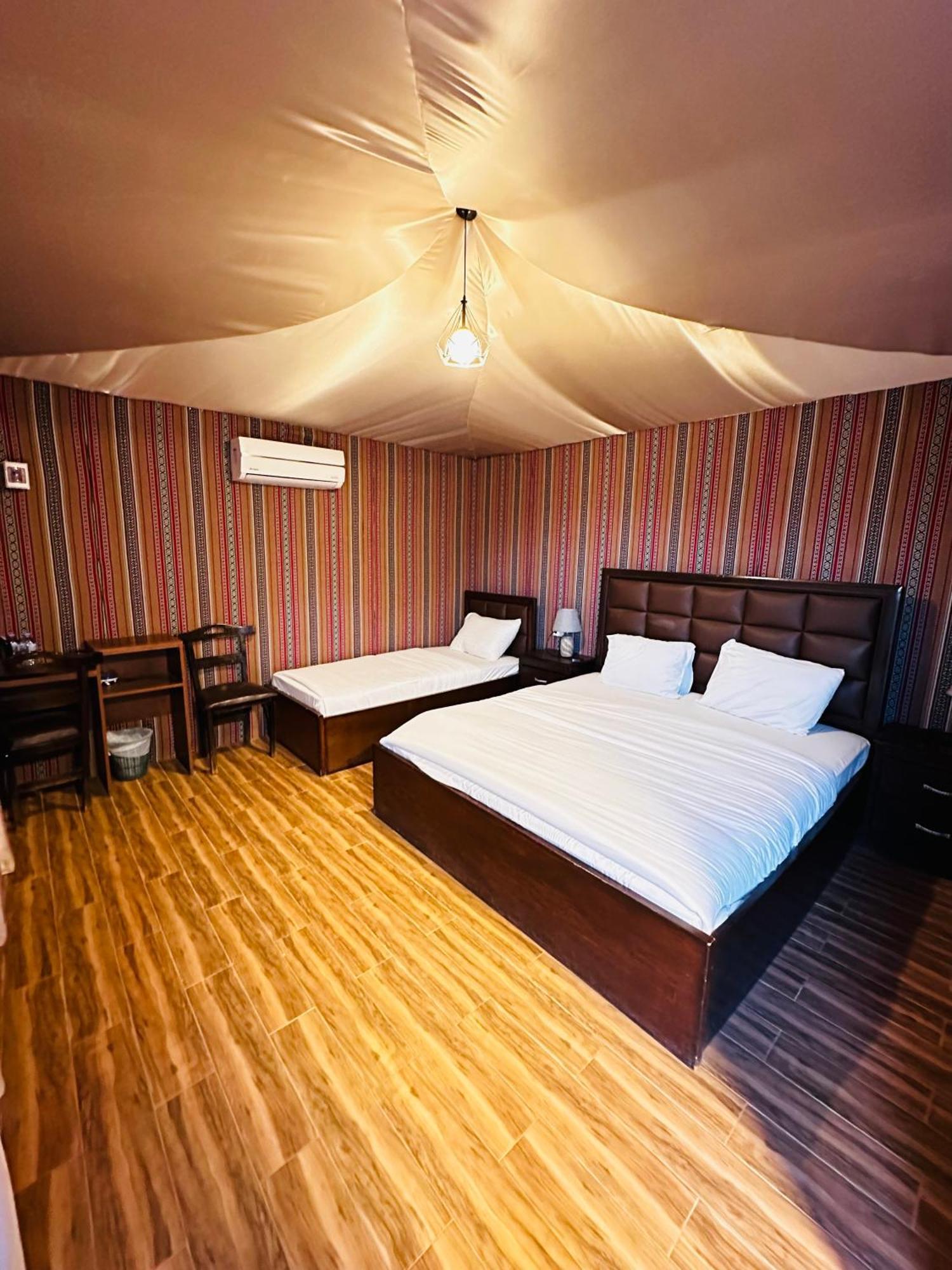 Rum Four Mountain Luxury Camp Wadi Rum Eksteriør bilde