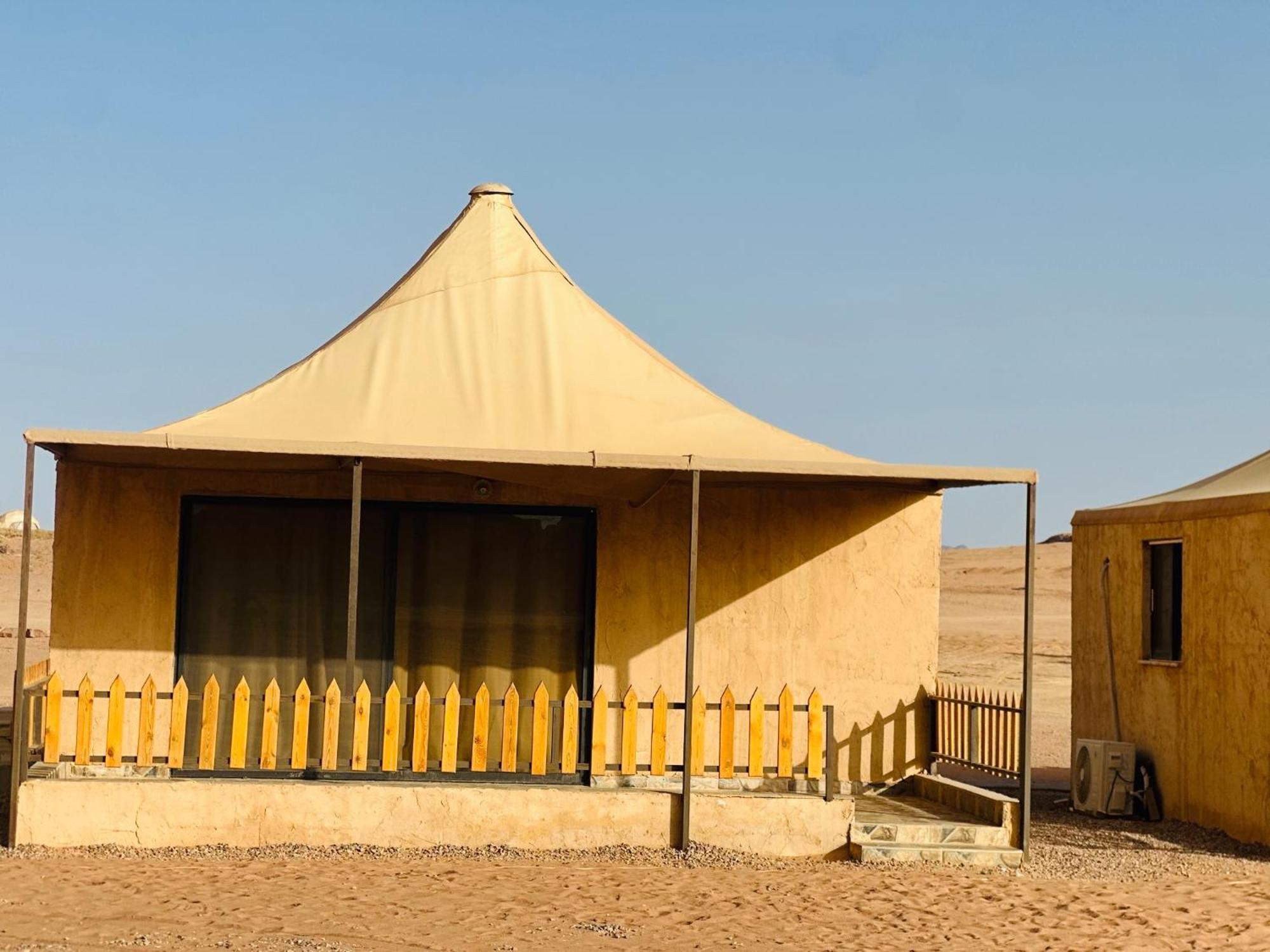 Rum Four Mountain Luxury Camp Wadi Rum Eksteriør bilde
