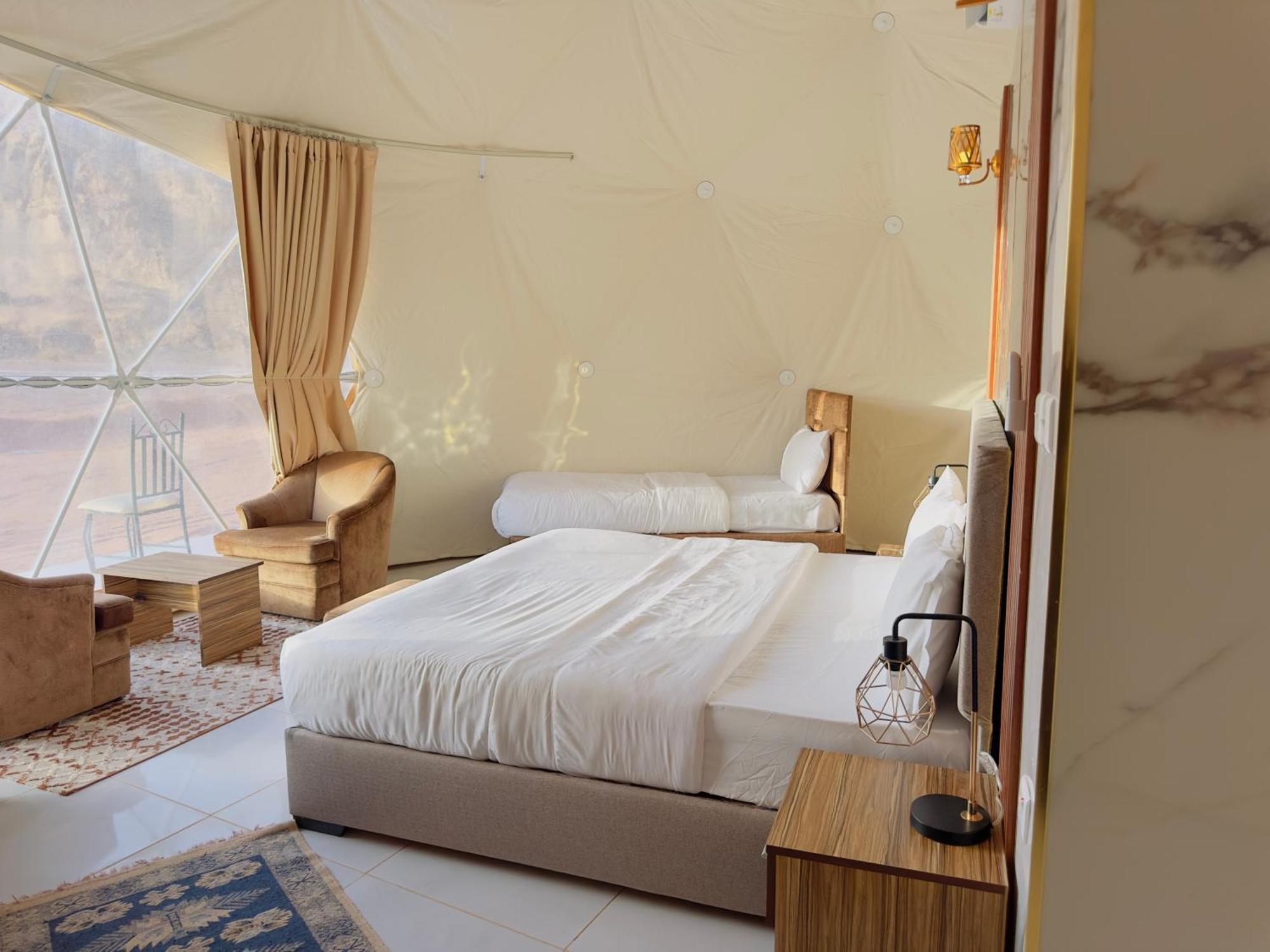 Rum Four Mountain Luxury Camp Wadi Rum Eksteriør bilde
