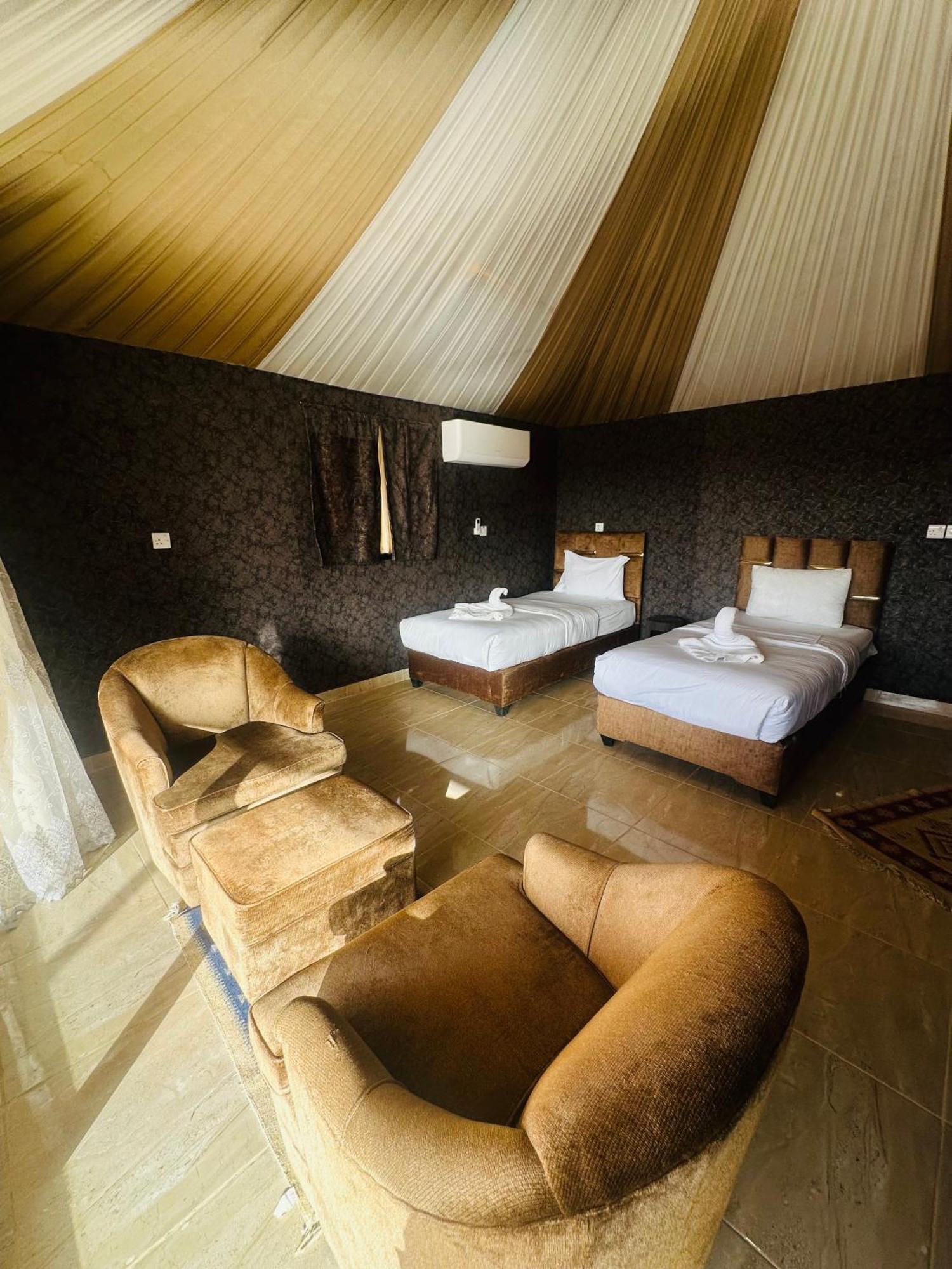 Rum Four Mountain Luxury Camp Wadi Rum Eksteriør bilde