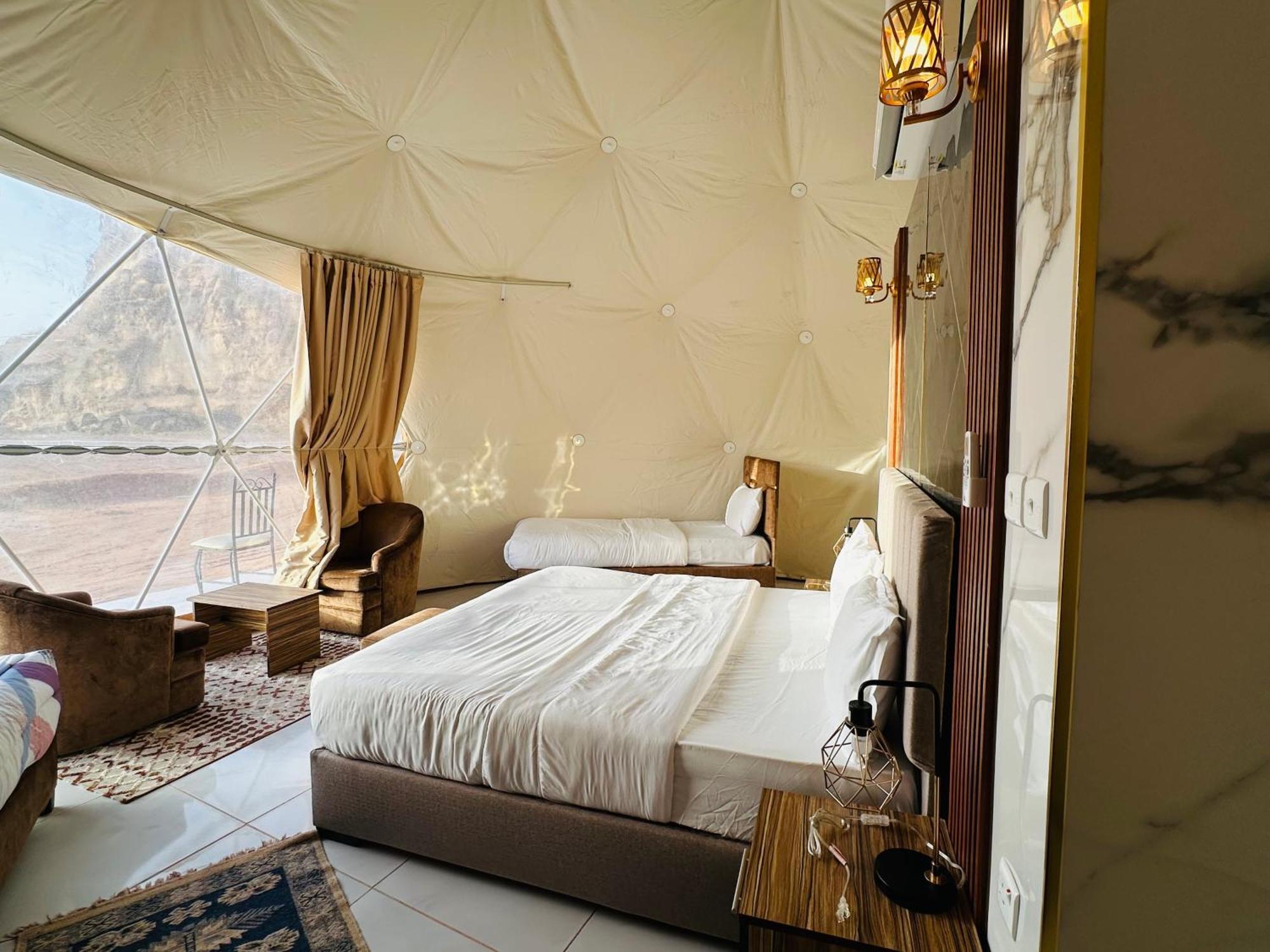Rum Four Mountain Luxury Camp Wadi Rum Eksteriør bilde