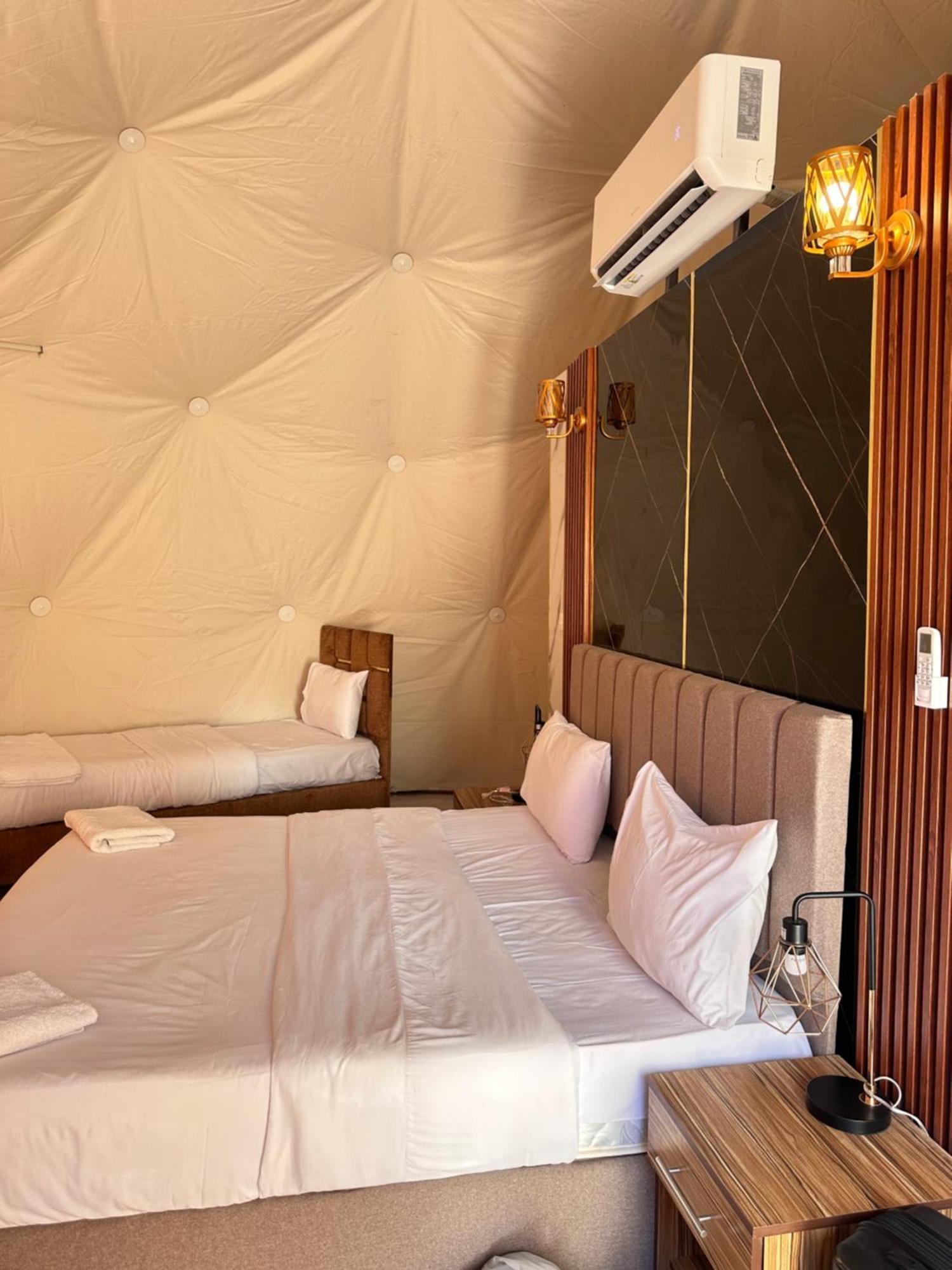 Rum Four Mountain Luxury Camp Wadi Rum Eksteriør bilde