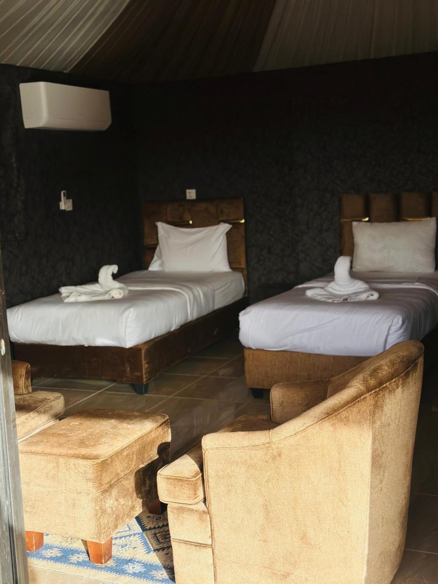 Rum Four Mountain Luxury Camp Wadi Rum Eksteriør bilde