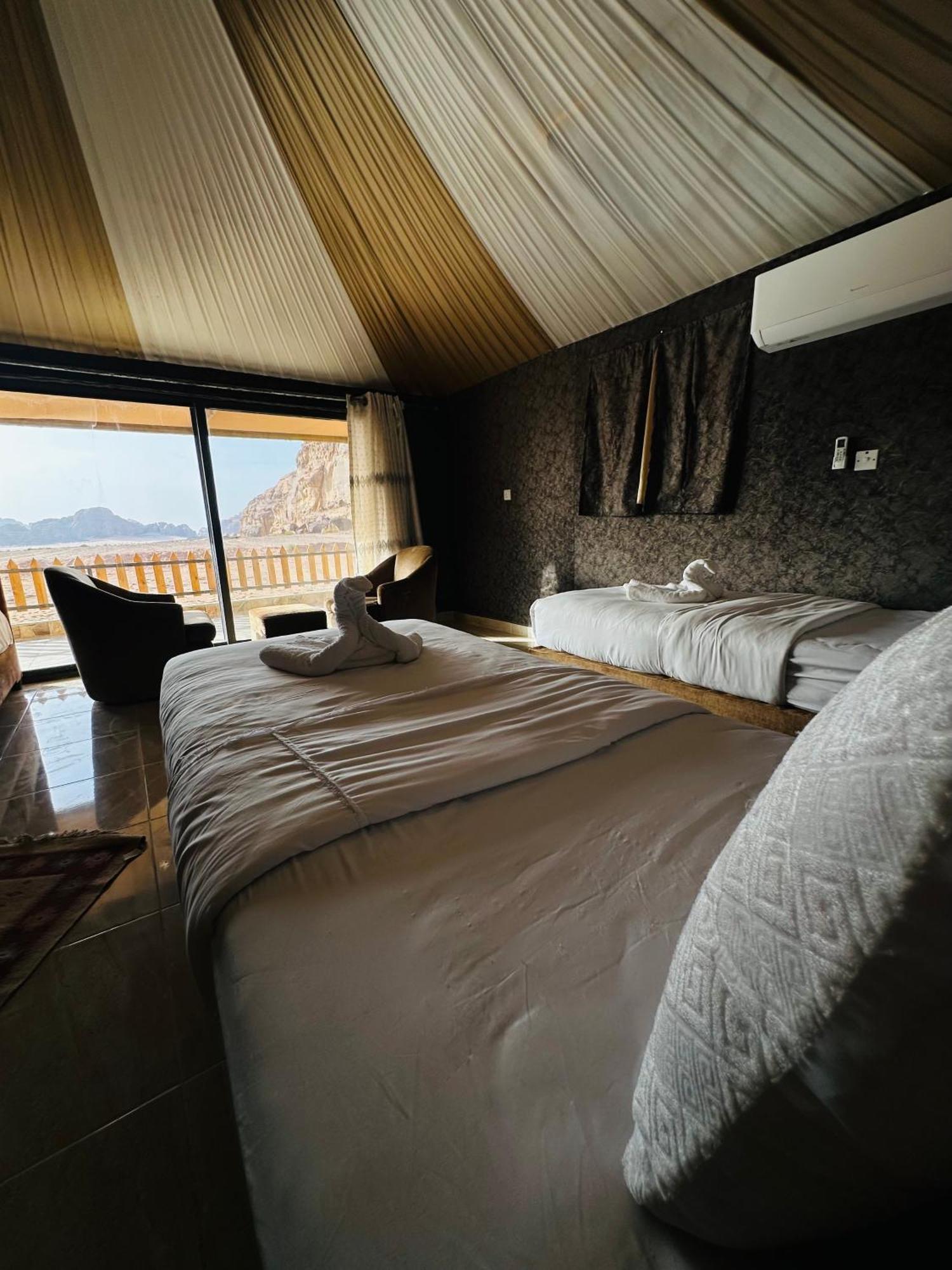 Rum Four Mountain Luxury Camp Wadi Rum Eksteriør bilde