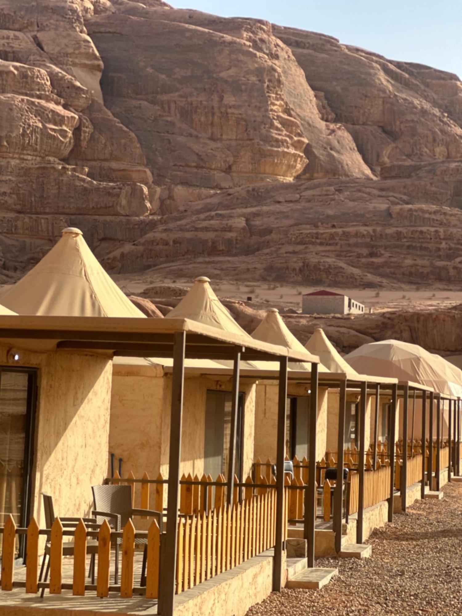 Rum Four Mountain Luxury Camp Wadi Rum Eksteriør bilde
