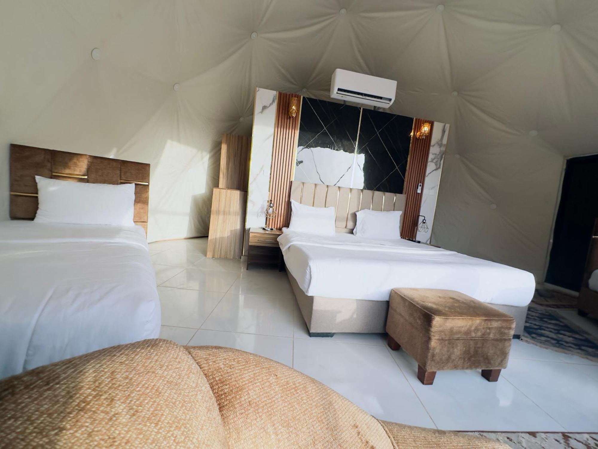 Rum Four Mountain Luxury Camp Wadi Rum Eksteriør bilde